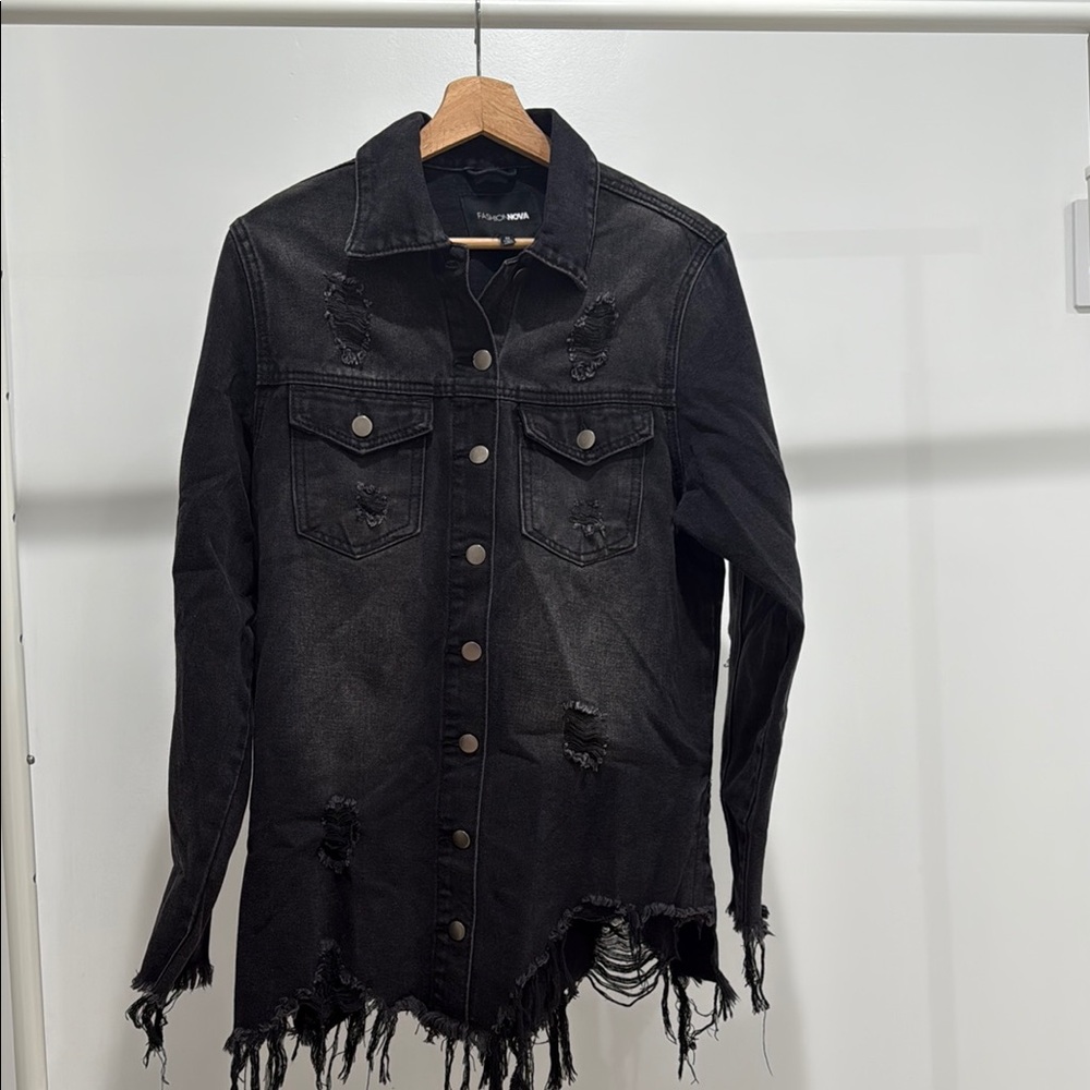 Fashion Nova Black Distressed Jean Jacket with Frayed Hem